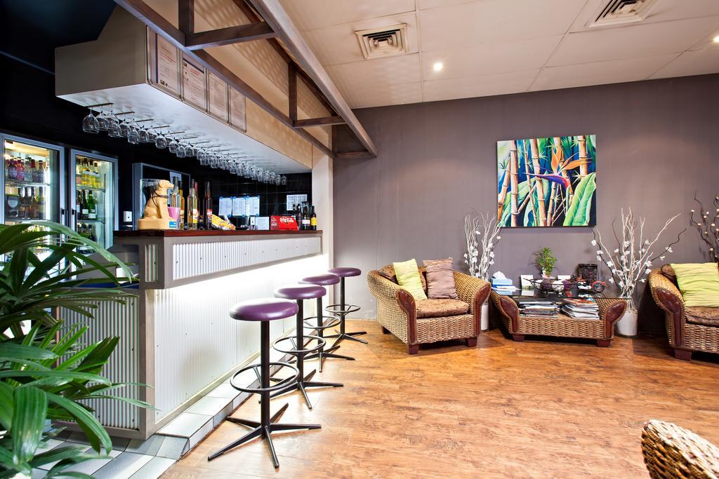Sarina Motor Inn Екстер'єр фото